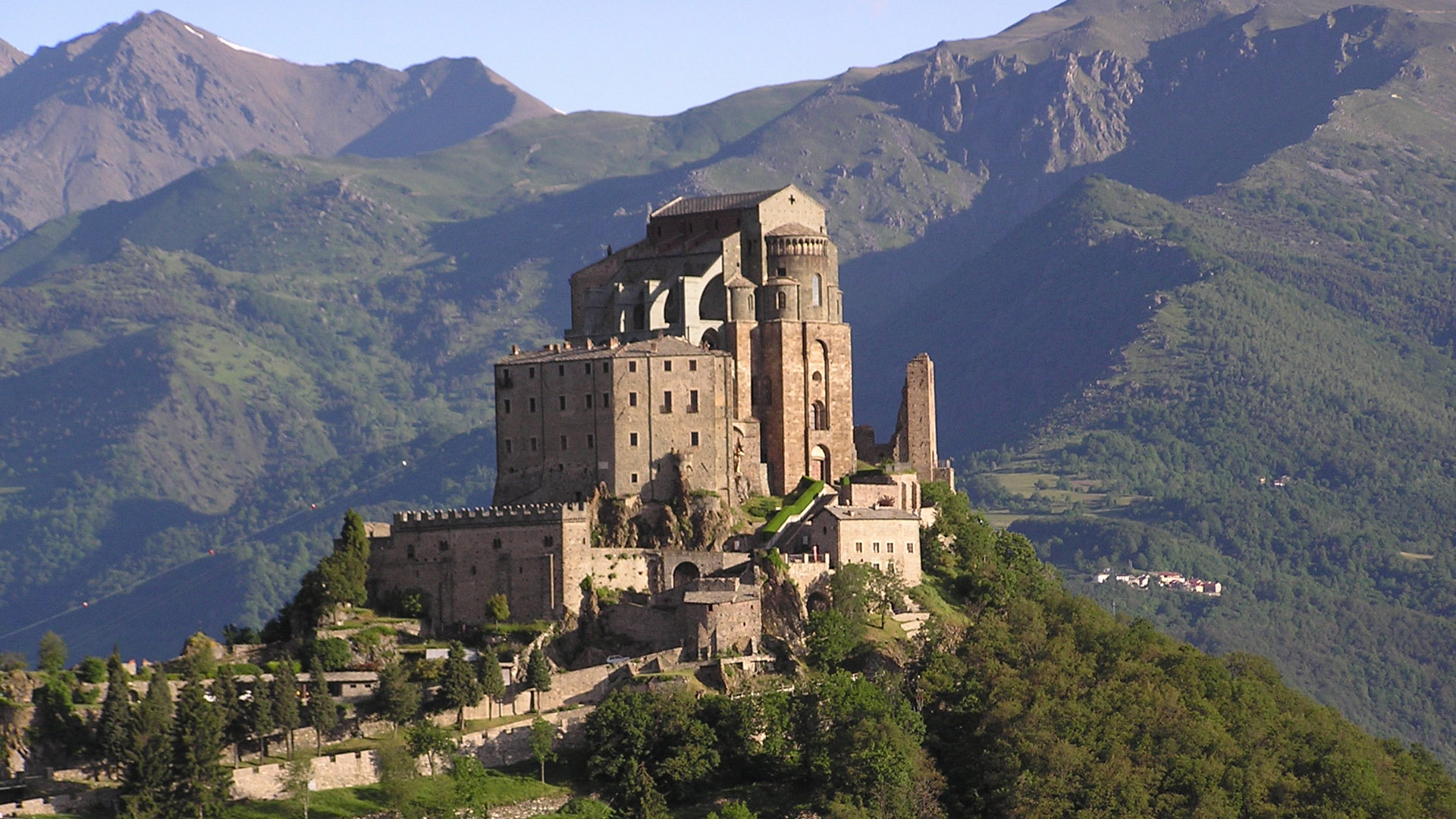ABBAZIA_SACRA_DI_SAN_MICHELE.jpg