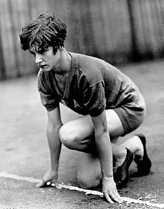 240px-Betty_Robinson_2.jpg 240px-Betty_Robinson_2.jpg