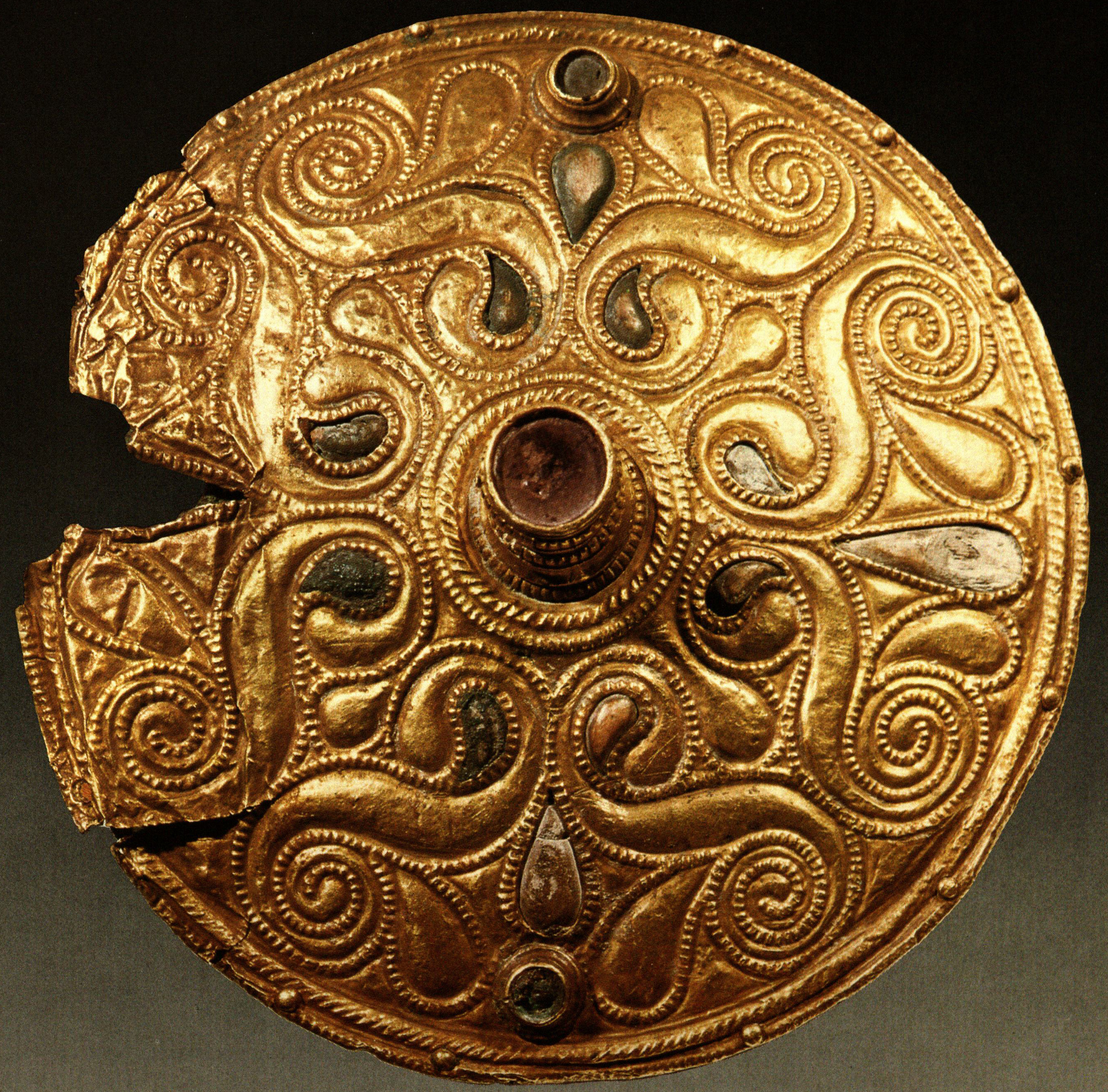Celtic_Gold-plated_Disc,_Auvers-sur-Oise,_Val-d'Oise.jpg