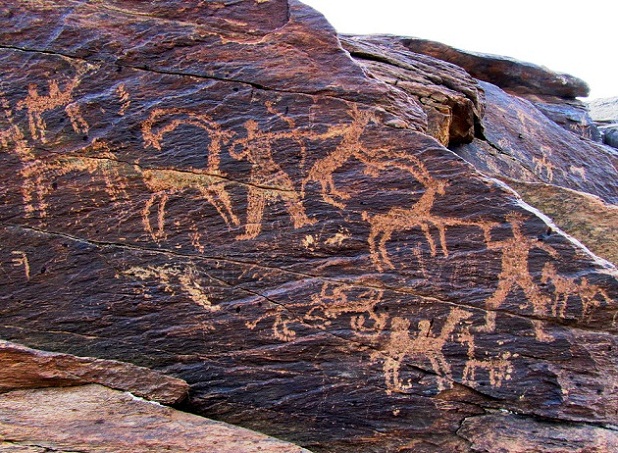 Golpayegan.petroglyphs0101.jpg